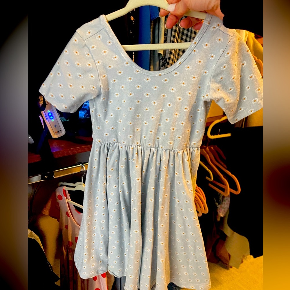 Alice & Ames Short sleeve ballet dress in daisy print, light blue. Size 5